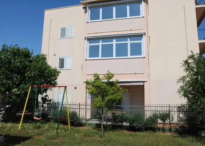 Apartments Ela